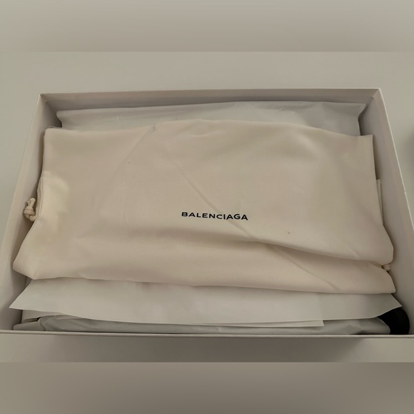 Balenciaga Hightop sneakers - Picture 3 of 11